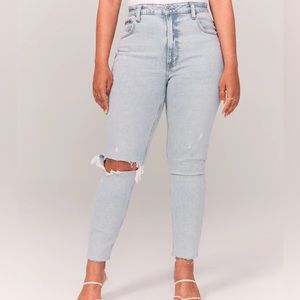 Abercrombie & Fitch Curve Love High Rise Skinny Jean